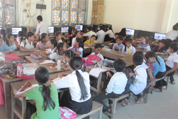 The SCSK Prey Veng School for Dreamsでの授業の様子