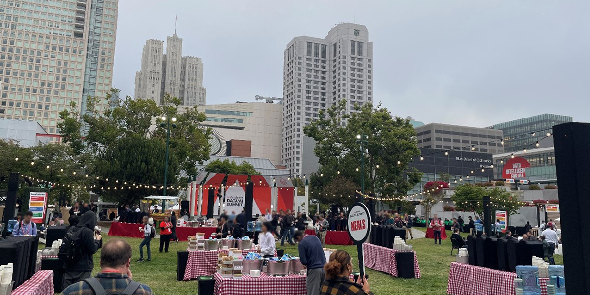 サミットの始まりは朝食から