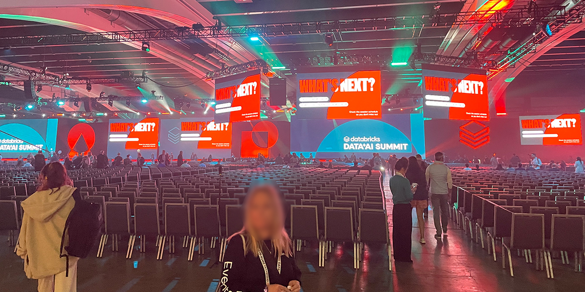 基調講演開始前の地下会場