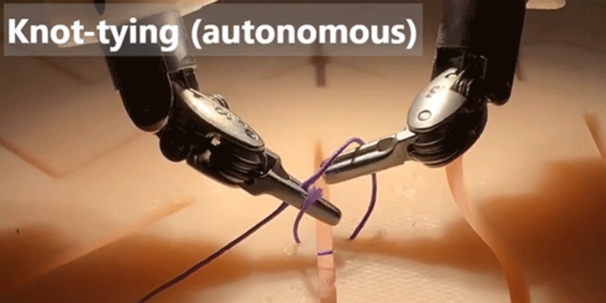 ロボットが自動で縫合する様子（出典：NVIDIA）